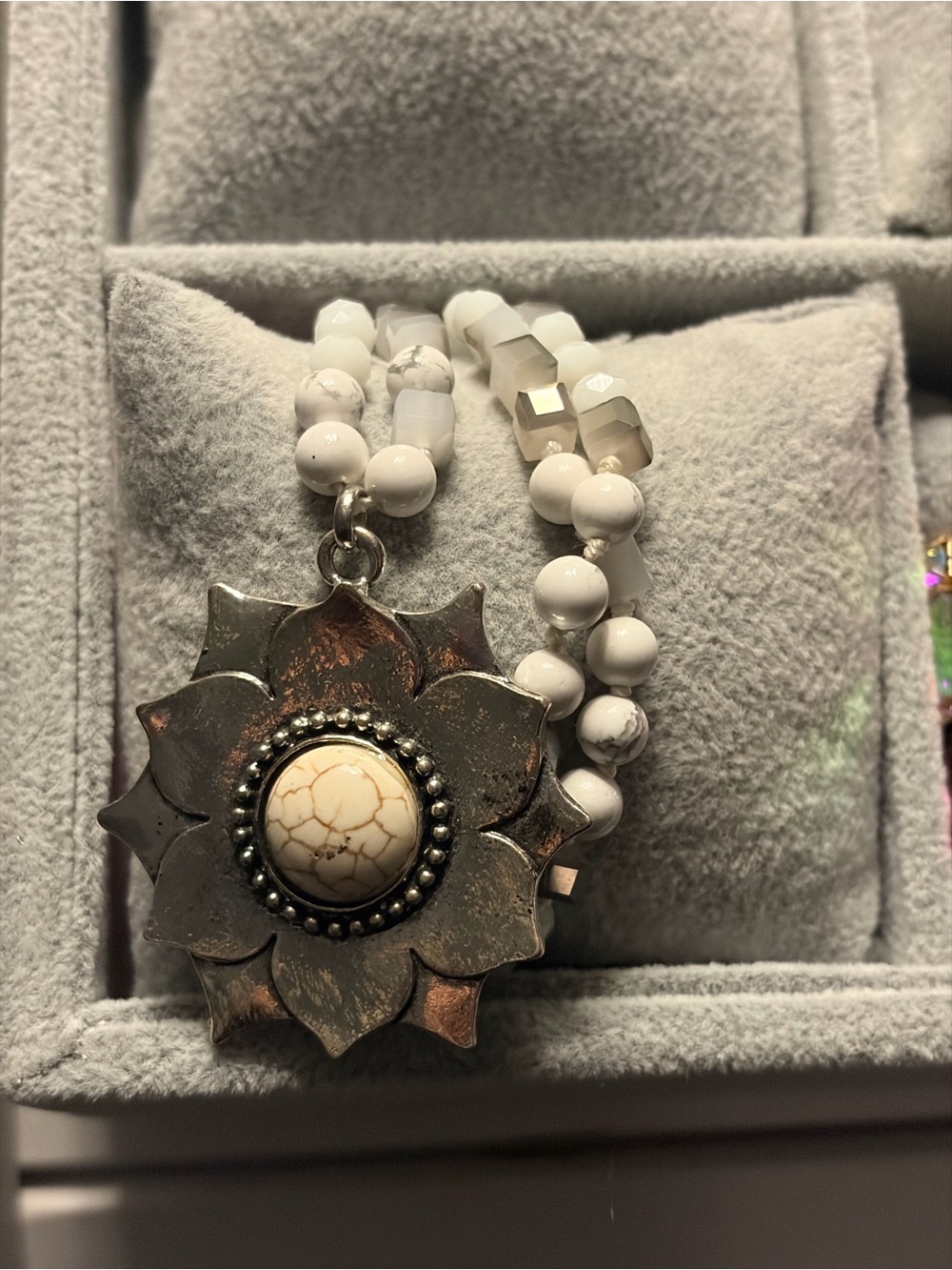 White Howlite Beaded Bracelet with .925 Silver Sunflower Pendant 20 in long